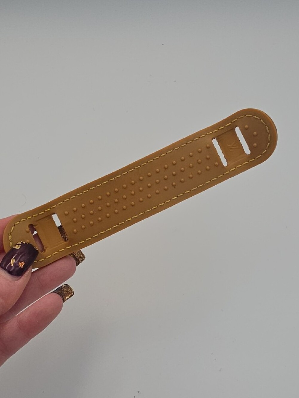 Louis Vuitton Tan Leather Strap Shoulder Pad Accesory (EUC)✨️ - Picture 6 of 6